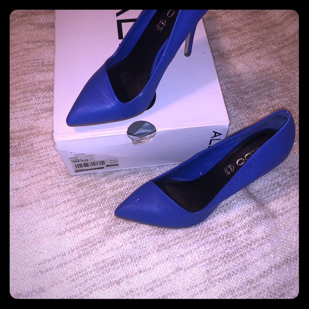 Gorgeous blue Aldo pumps. Women’s size 6.